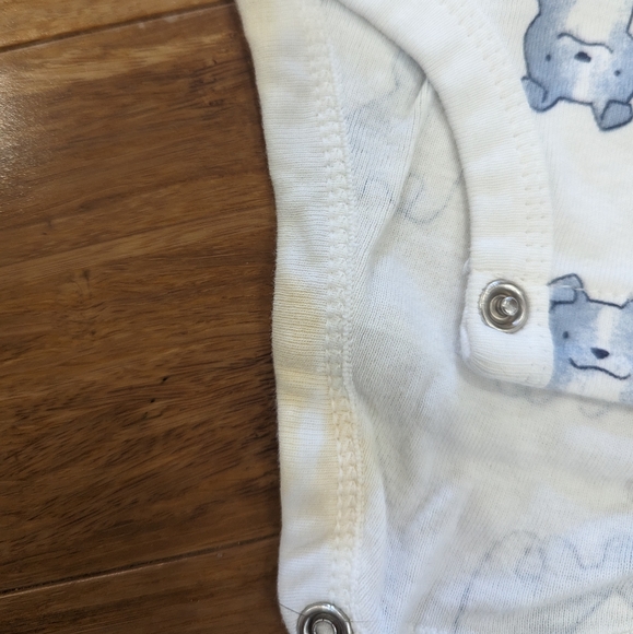 6/$22. 🐶 2pc bulldog onesie and pants. Matching set. Child of mine - Picture 4 of 6